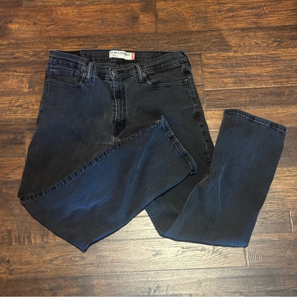 Levi's 514 Slim Straight Black Jeans (ACTUAL measurement 34x30)